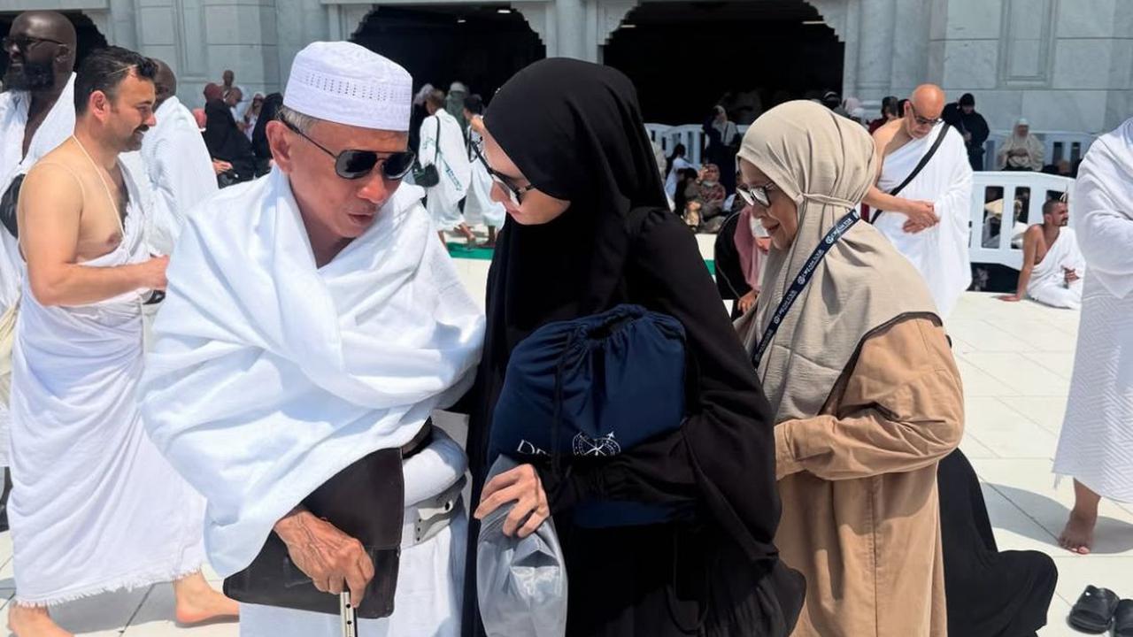 Enzy Storia Bagikan Kebahagiaan Tak Terhingga Bisa Kembali ke Baitullah di Bulan Ramadhan