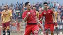 Bek Persija, Jaimerson Xavier, melakukan selebrasi usai mencetak gol ke gawang Persika Karawang pada laga uji coba di Stadion Soemantri Brodjonegoro, Kuningan, Jakarta, Sabtu (30/12/2017). Persija menang 3-1 atas Persika. (Bola.com/M Iqbal Ichsan)