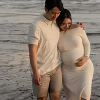 Maternity style tak lagi sekadar soal kenyamanan, melainkan juga pernyataan gaya yang personal. [@amandamanopo].