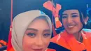 Perempuan asal Kuningan, Jawa Barat itu tampak bahagia akhirnya ia bisa menjalani wisuda. [Instagram/eganoviantika_98]