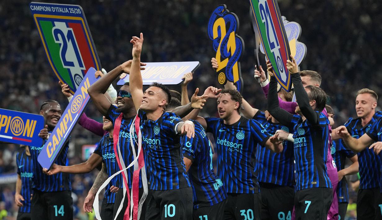 Tambahan tiga poin Inter Milan membuat mereka tak terkejar dalam tiga laga tersisa. Jarak antara Inter dengan Napoli terpaut 12 poin di klasemen. (AP Photo/Luca Bruno)