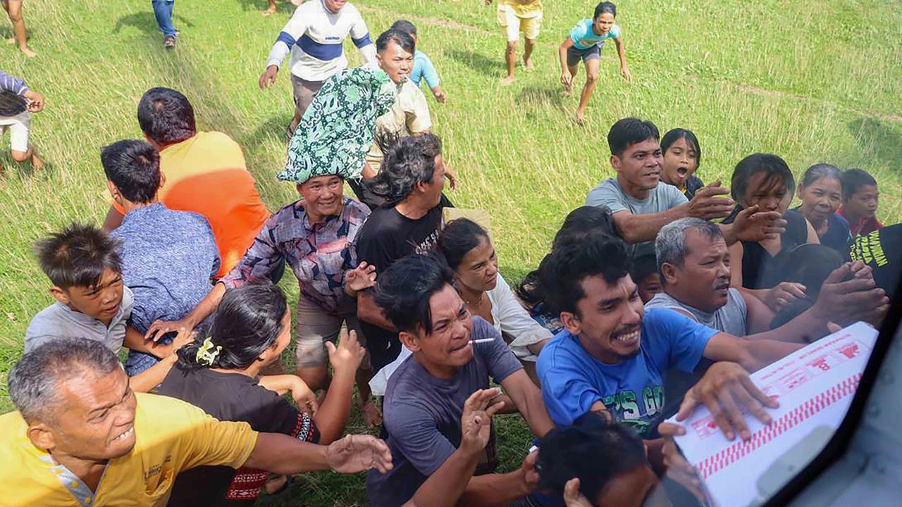 FOTO: TNI AL Tingkatkan Distribusi Bantuan Kemanusiaan di Sumatera