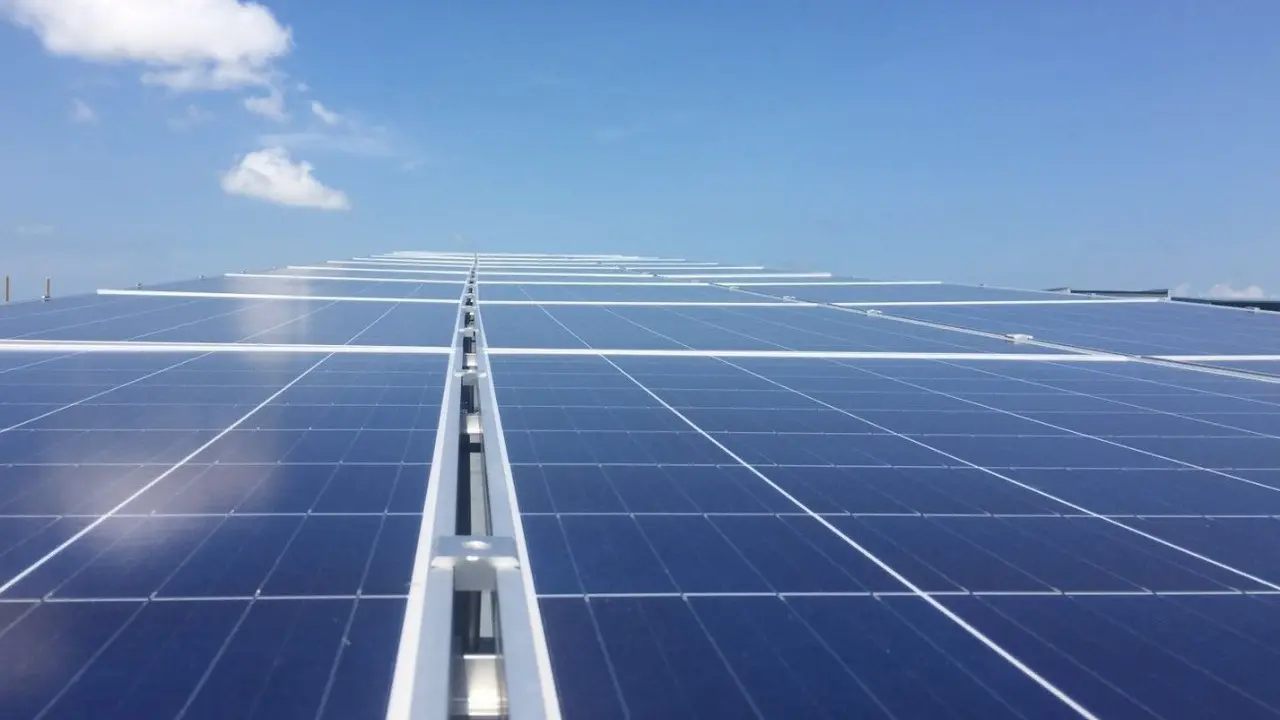 Sediakan Energi Tenaga Surya, Cleantech Solar dan PT Elangperdana Tyre Industry Jalin Kerja Sama