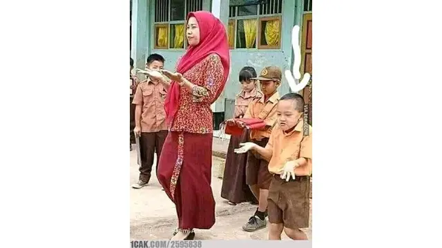 Potret 6 Bocah Kebanyakan Tingkah Ini Bikin Geleng Kepala