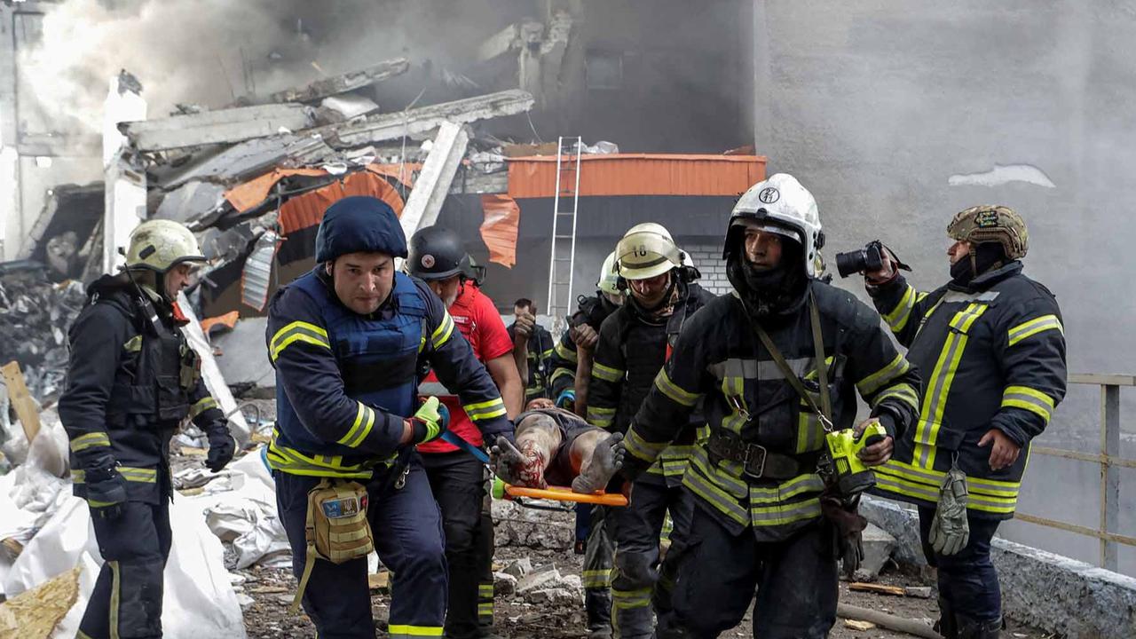 FOTO: Serangan Rusia di Kota Kharkiv Ukraina, Sedikitnya Lima Orang tewas