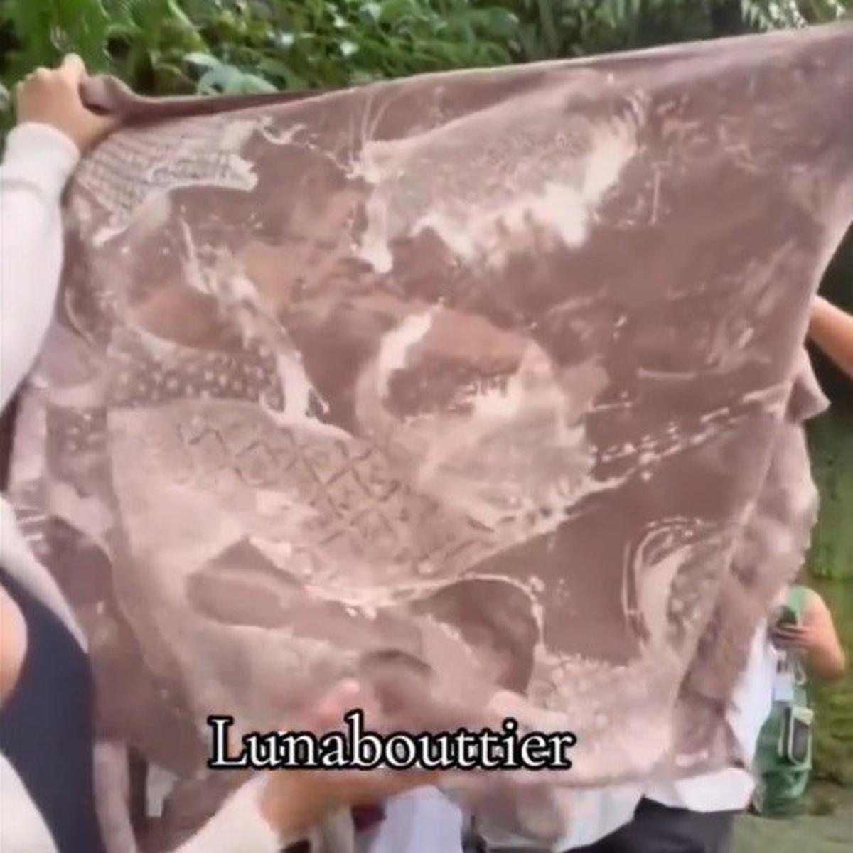 Luna Maya dan Maxime Bouttier Jalani Ritual Melukat di Bali Sebelum Menikah, Kompak Pakai Kain Batik Corak Khusus Penuh Makna