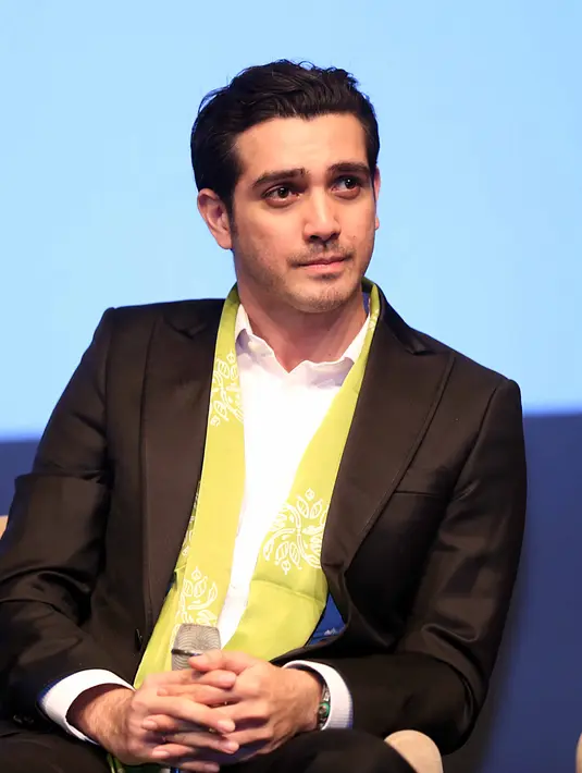 Pemeran Fachri Albar dipercaya memerankan relawan yang bertugas di daerah konflik di timur tengah. Reyhan peran yang dilakoni dalam film Bukan Cinta Malaikat tersebut. Pengalaman religius dirasakan saat menjalani proses syuting. (Nurwahyunan/Bintang.com)