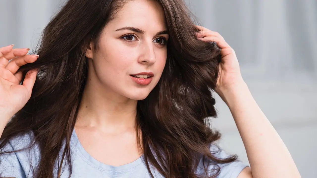 Tips Membuat Rambut Lebih Bervolume untuk Tampilan Lebih Segar dan Percaya Diri [Dok/freepik.com]