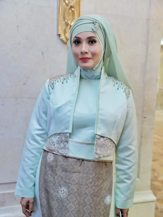 Dalam keluarga Elma Theana dan suaminya, Julianda Barus mewajibkan bagi anggota keluarganya wajib ikut sahur dan berbuka puasa bersama dirumah saat awal dan akhir Ramadan. (Adrian Putra/Bintang.com)
