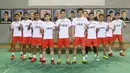 Gaya anggota tim Thomas Indonesia saat sesi foto dalam acara pelepasan tim Thomas-Uber Indonesia di Pelatnas Bulutangkis PBSI, Cipayung, Jakarta, (9/5/2016). (Bola.com/Arief Bagus)