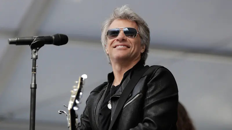 20170516-Bon Jovi Beri Kejutan dengan Tampil di Pesta Kelulusan-AP