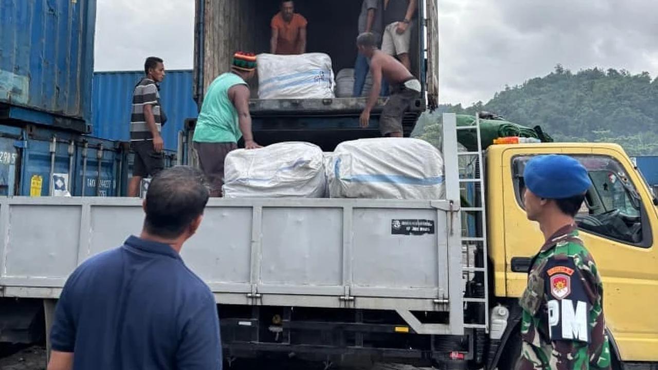 TNI AL dan Bea Cukai Gagalkan Penyelundupan Barang Ilegal di Jayapura