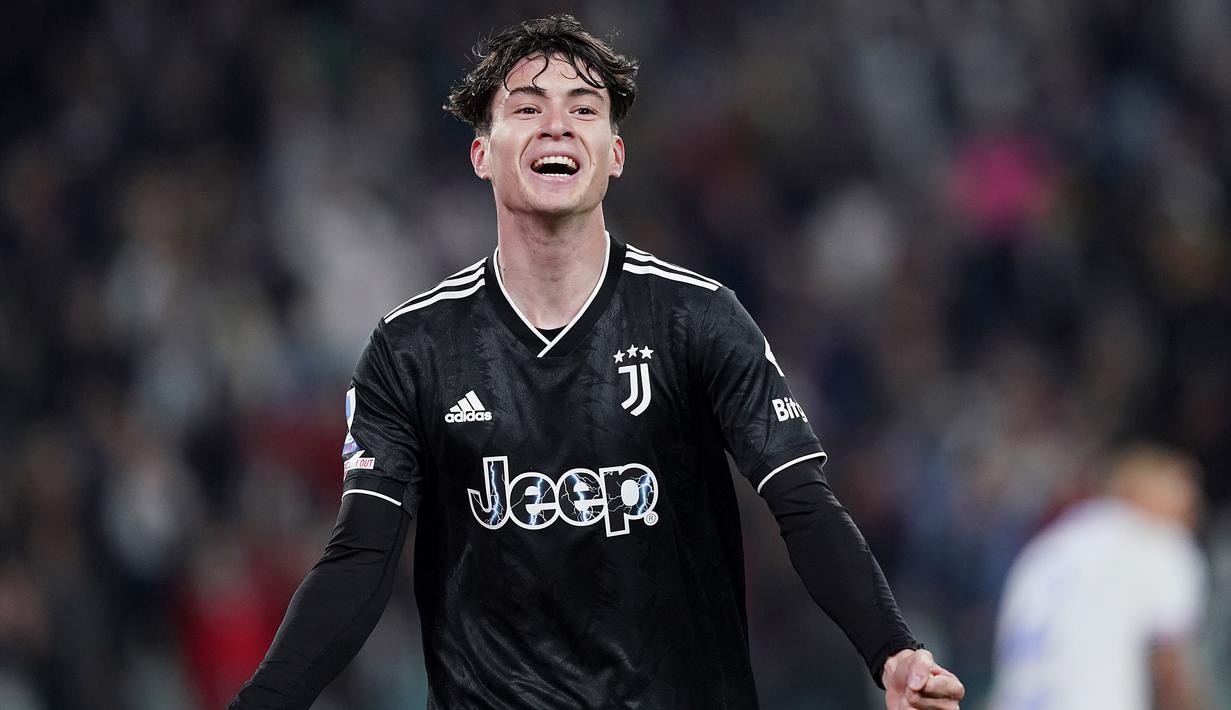 Pemain Juventus, Matias Soule Malvano, melakukan selebrasi setelah mencetak gol ke gawang Sampdoria pada laga pekan ke-26 Serie A 2022/2023 di Allianz Stadium, Senin (13/03/2023). Kemenangan ini membuat Juventus mengemas 38 angka dan naik ke peringkat tujuh klasemen sementara Serie A 2022/2023. (Spada/LaPresse via AP)