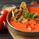 Kalau biasanya tekstur creamy didapat dari krim, untuk alternatifnya kamu dapat menggunakan bahan yang lebih sehat, yaitu kacang putih (white beans). [Dok/freepik.com/atlascompany]