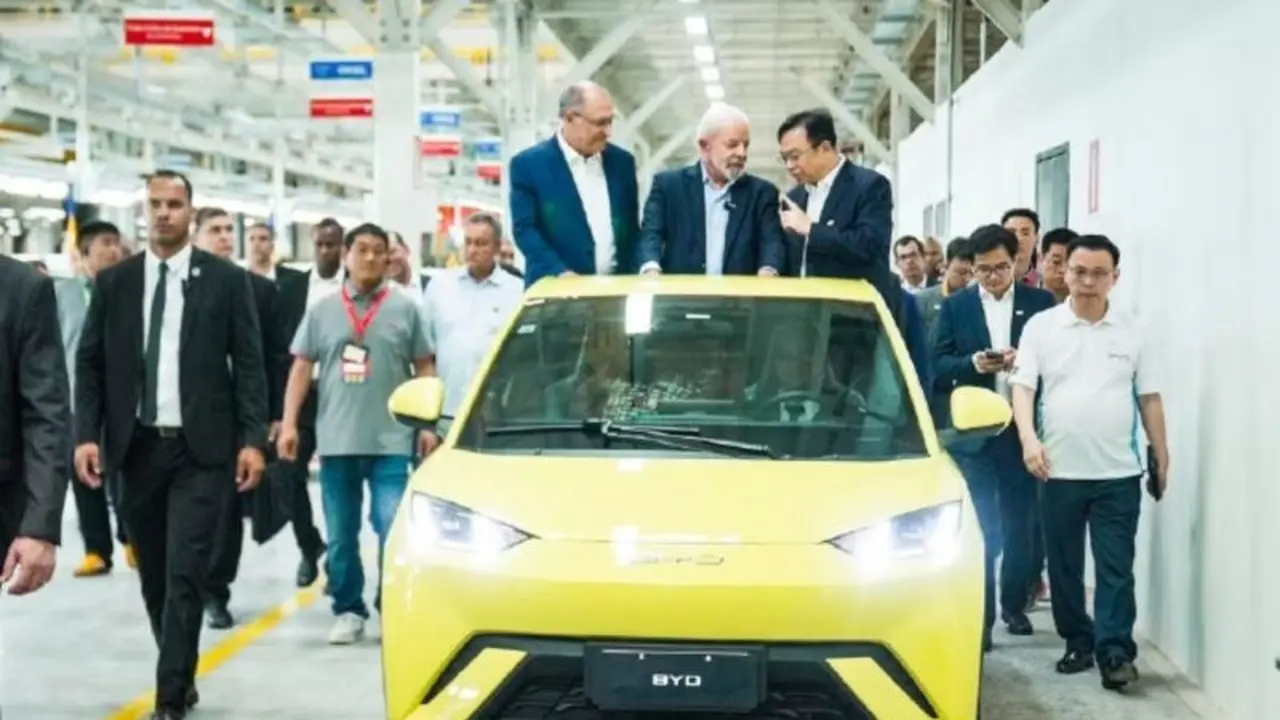 BYD Kirim Kendaraan Listrik ke-14 Juta Unit ke Presiden Brasil (carnewschina)