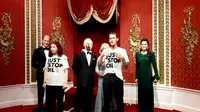 Patung lilin Raja Charles III yang dilempari kue oleh aktivis lingkungan itu berada di Madame Tussauds London. (Tangkapan Layar Twitter/JustStop_Oil)