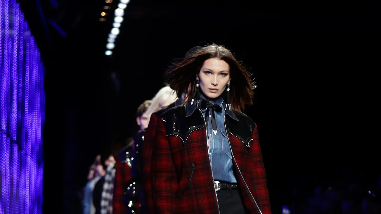 Bella Hadid-Milan Fashion Week