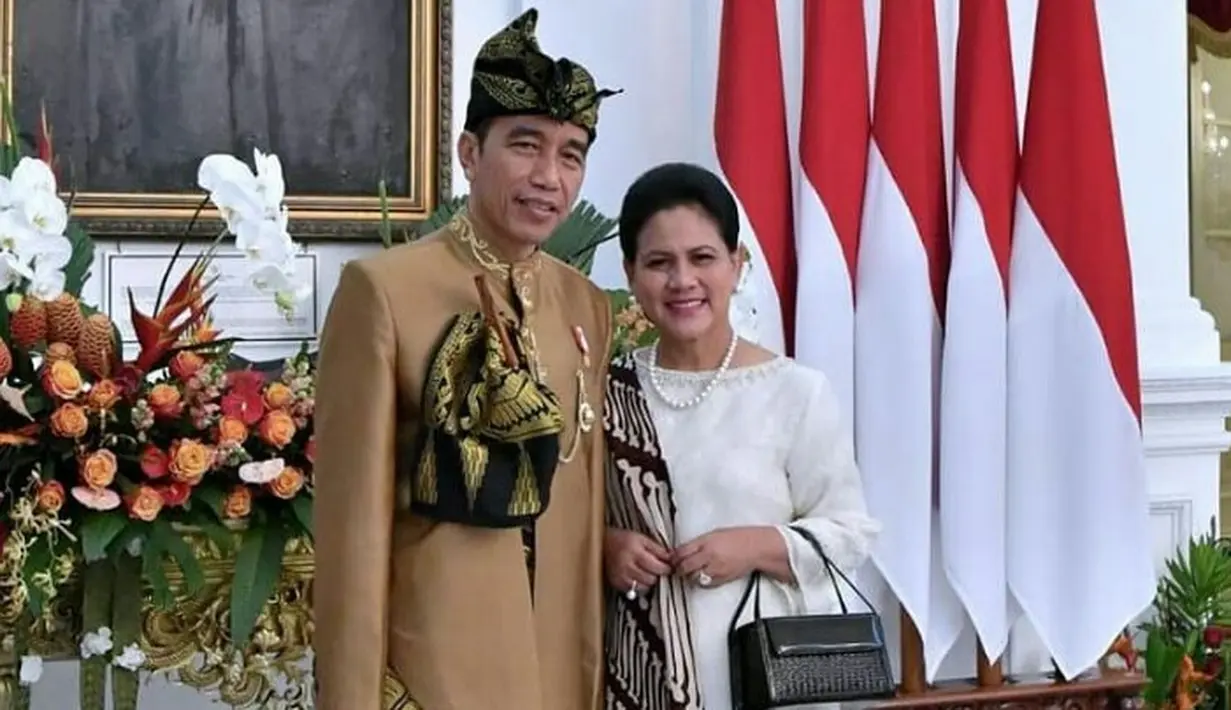 <p>Pada Sidang Bersama DPD-DPR 16 Agustus 2019, Jokowi mengenakan baju adat Sasak, Lombok, Nusa Tenggara Barat (Instagram/Jokowi).</p>