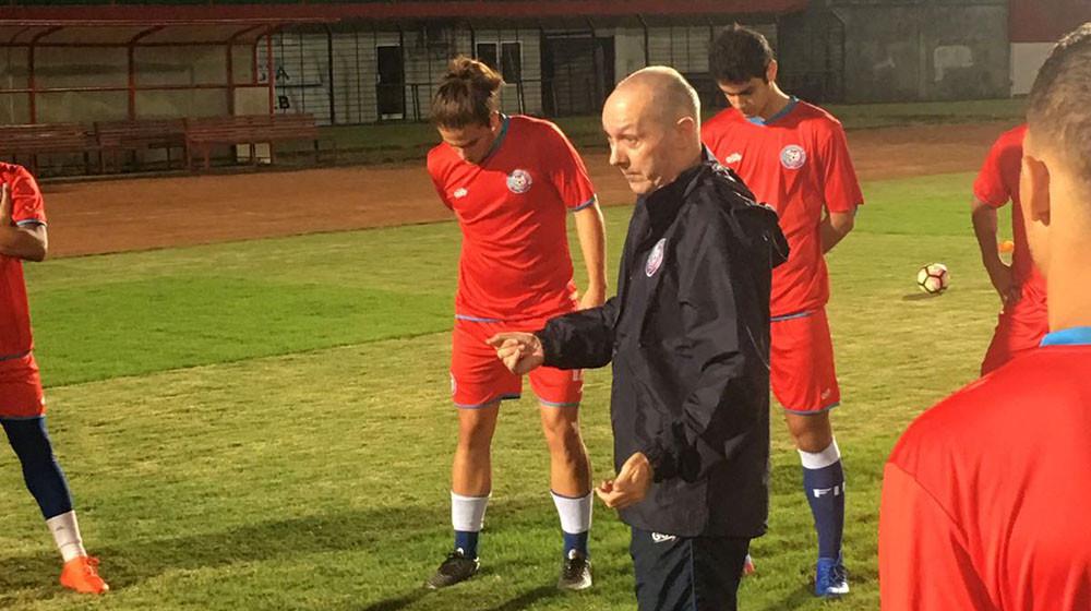 Timnas Puerto Rico saat berlatih di Stadion Sultan Agung, Bantul, Jumat (9/6/2017) malam. (Bola.com/Dok. FPF)