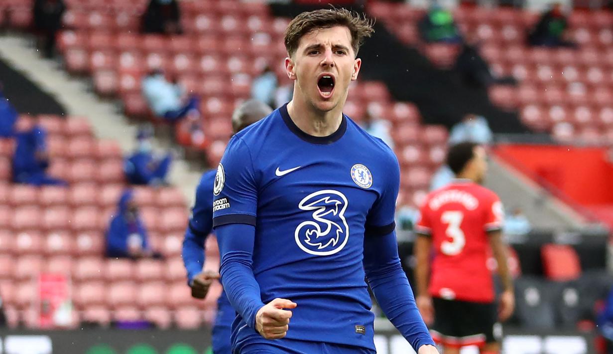 Mason Mount sukses mencuri perhatian fans Chelsea kala dirinya beberapa kali dimainkan oleh pelatih Frank Lampard saat itu. Walapun sempat banyak menuai kritikan, pemain 22 tahun tersebut mampu menjelma menjadi motor serang bersama duetnya, Kai Havertz. (AFP/Pool/Michael Steele)
