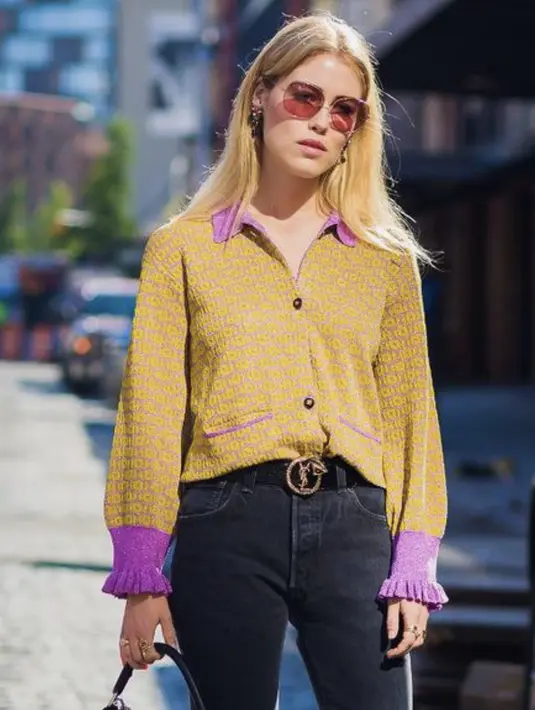 Untuk tampilan yang lebih manis, paduan ungu dan Gen Z Yellow bisa jadi pilihan warna menjanjikan. Berikan sentuhan warna berbeda untuk dominasi yang ingin dioptimalkan. [Foto: Pinterest]