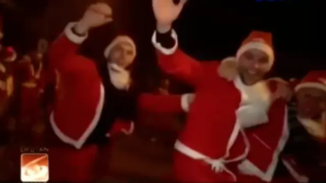 Sambut Natal dengan Berlari Menggunakan Kostum Santa Claus
