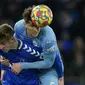 Sejak dimulainya babak pertama, pertandingan berjalan berjalan sepadan. Manchester City memainkan penguasaan bola, sedangkan Everton terlihat lebih melakukan strategi bertahan dengan serangan balik berbahaya. (AP/Jon Super)