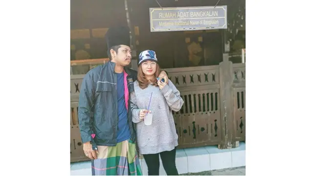 Tretan Muslim resmi mempersunting wanita bernama Rynda Rezky pada September 2019.