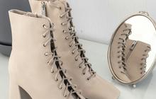 Rekomendasi Warna Sepatu yang Pas untuk Baju Putih