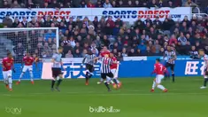 David De Gea dan Petr Cech tampil apik meski timnya mengalami kekalahan. This video is presented by Ballball.