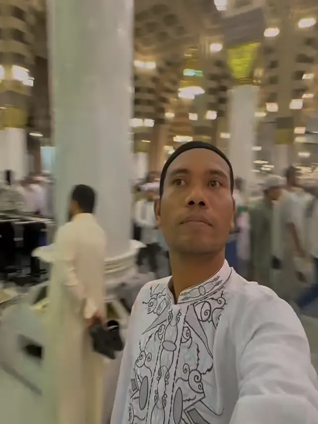 Udin Sedunia Umroh