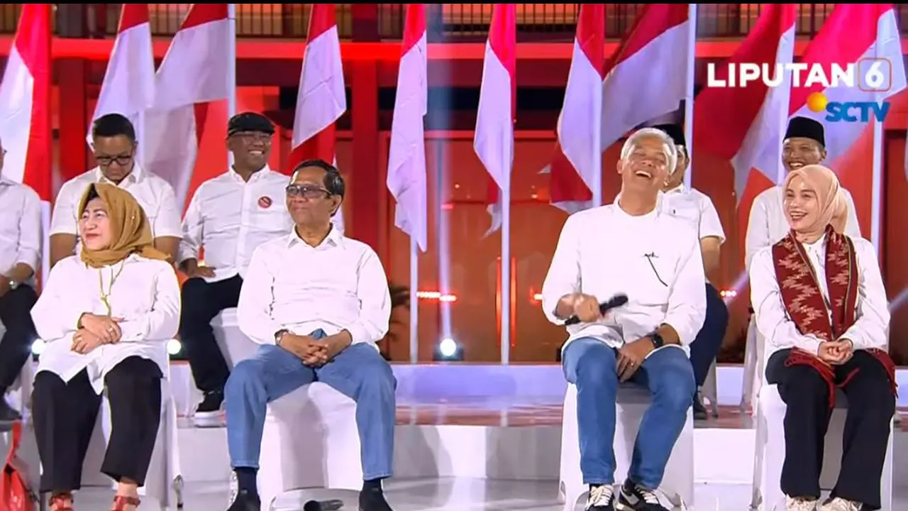 Tampilan Ganjar Pranowo dan Mahfud MD saat deklarasi Capres-Cawapres PDIP