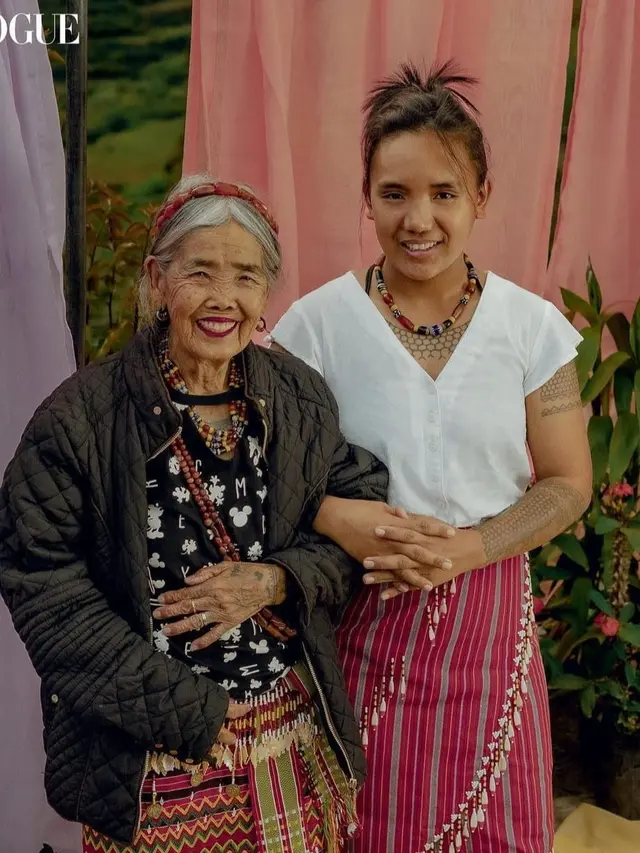 Whang-Od akan menyerahkan warisannya kepada cucunya Grace Palicas (Source: Intagram/ @voguephilippines)
