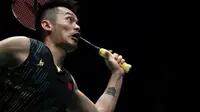 Tunggal putra China, Lin Dan, akan menghadapi rekannya Chen Long di final Malaysia Terbuka 2019. (AFP/Mohd Rasfan)