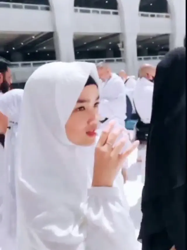 Fuji Umroh di Tanah Suci