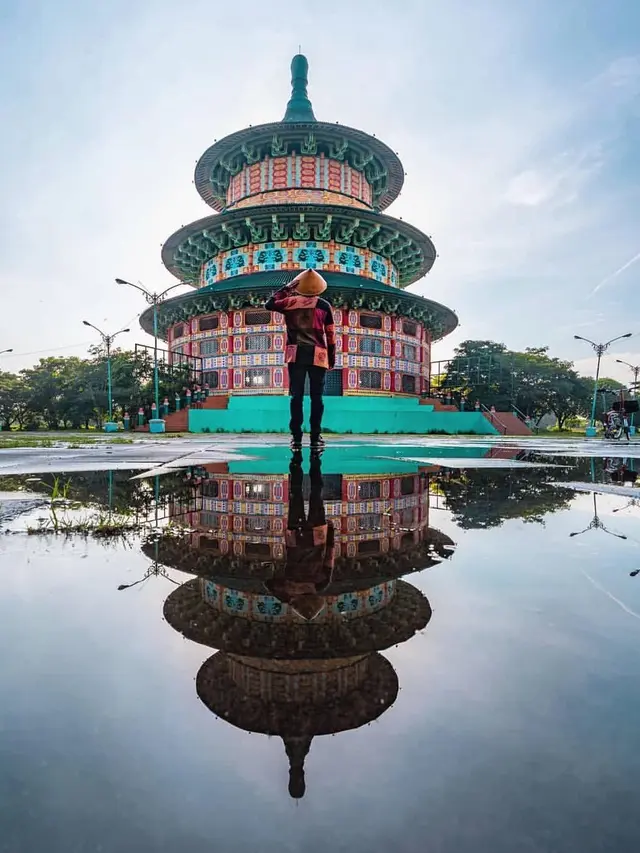6 Spot Foto di Pagoda Tian Ti Surabaya yang Instagramable