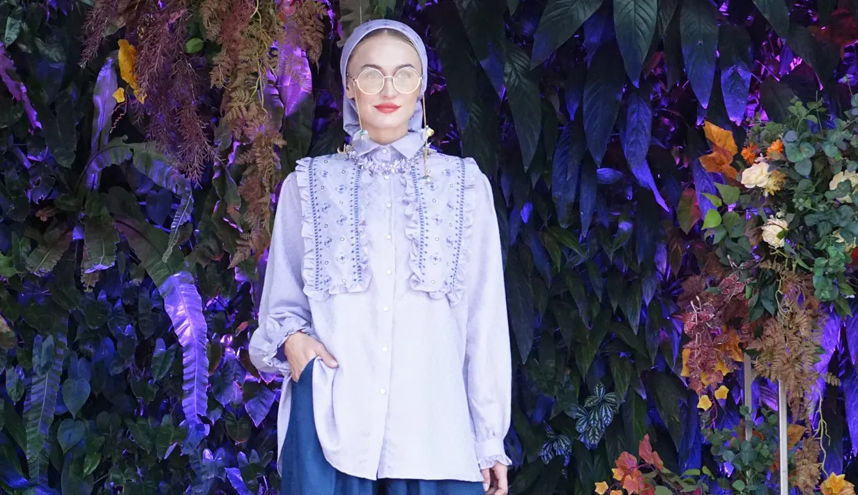 Koleksi Elysian ini dihadirkan dalam 3 range warna, yaitu Beige-Light Yellow, Lilac Blue, dan Emerald Green-Terracotta dengan total 30 look. Foto: Document/Aleza.