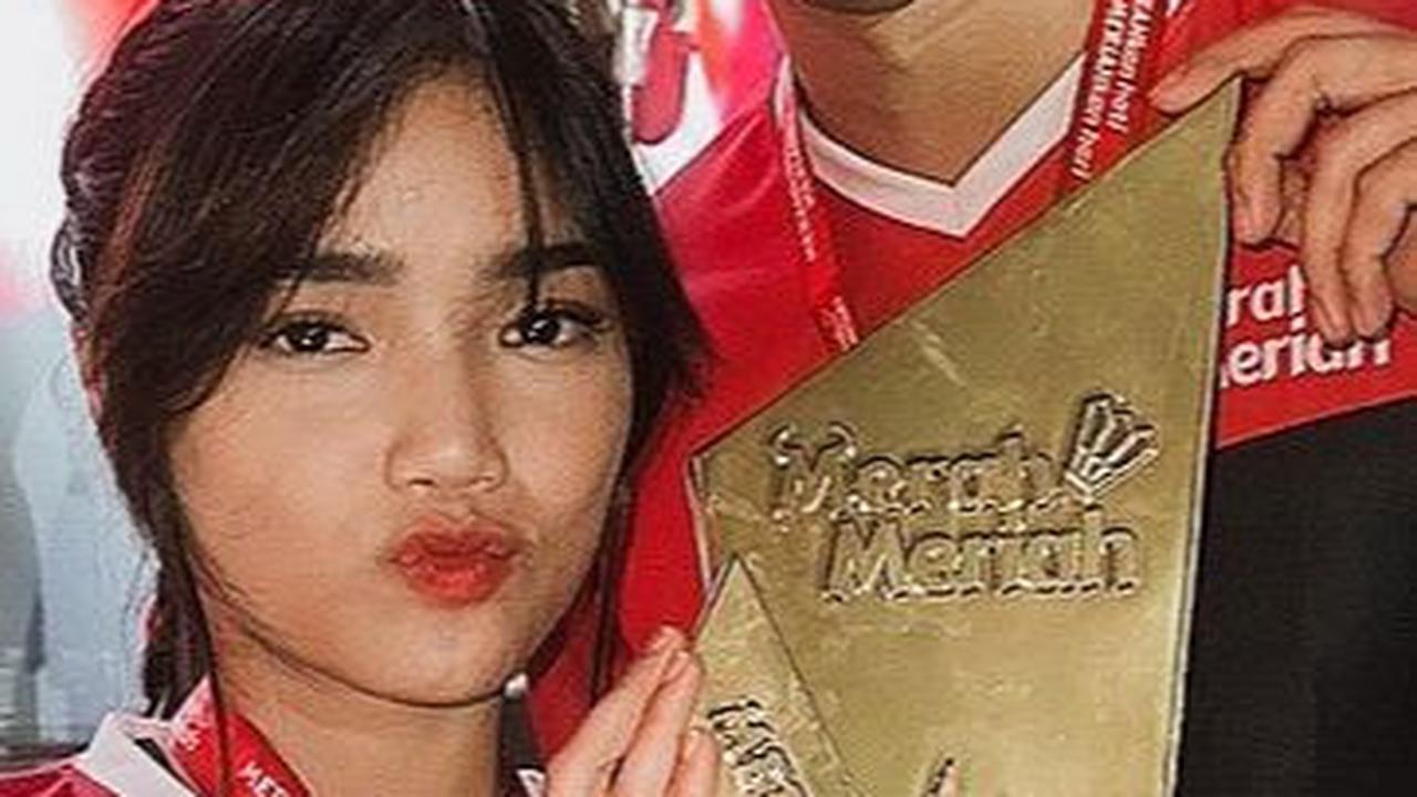 Momen Kemenangan Fuji & Fadly Faisal usai Tanding Bulu Tangkis, Adik dan Kakak Kompak Banget Hingga Bawa Pulang Piala