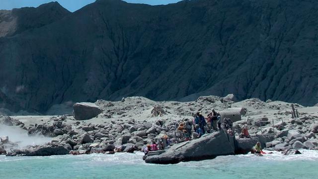 Proses Penyelamatan dengan Kapal