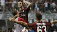 Suso mencetak gol kedua AC Milan ke gawang Cagliari di San Siro, Senin (28/8/2017) dinihari WIB. (AP Photo/Luca Bruno)