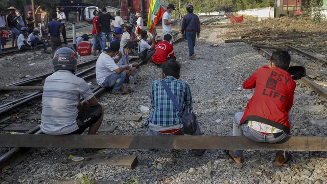Protes Kudeta Militer, Demonstran Myanmar Tutup Jalur Kereta Api