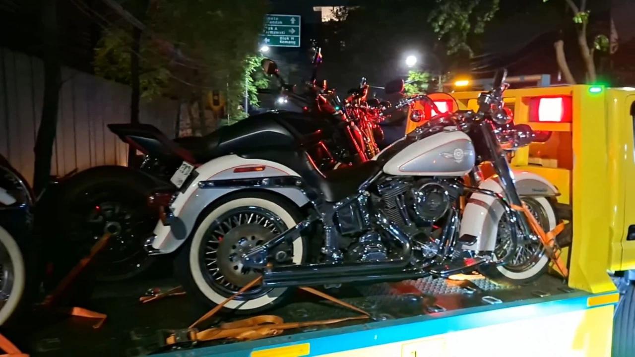 Bukan Kaleng-Kaleng, Koleksi Kendaraan Mewah eks Wamen Imipas Silmy Karim Bikin Melongo Ada Mercy hingga Harley Davidson