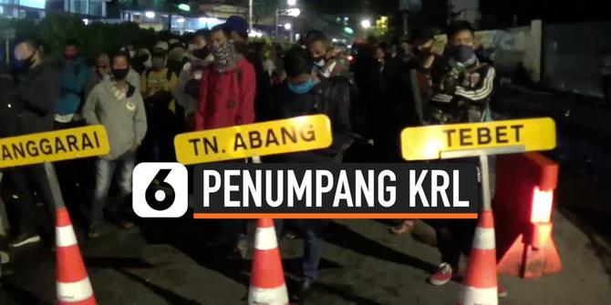 VIDEO: Bus Bantuan Penumpang KRL Mulai Beroperasi