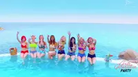 Girls Generation dalam cuplikan video Party yang memperlihatkan gaya mereka yang segar.