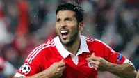 MU Bidik Ezequiel Garay