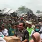 Bupati Blora Arief Rahman menyambangi puing-puing sisa kebakaran Pasar Ngawen. (Liputan6.com/ Ahmad Adirin)