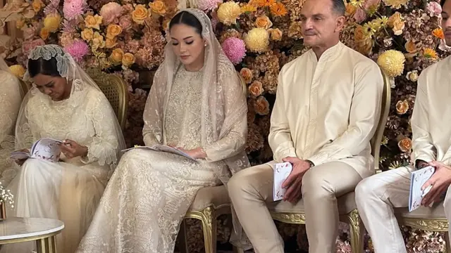 Alyssa Daguise saat Pengajian Jelang Pernikahan. [@melsek]