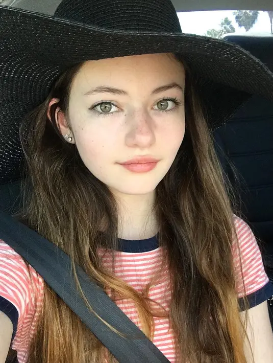 Nah menurutmu gimana Mackenzie Foy saat ini? Makin cantik ya! (instagram/mackenziefoy)
