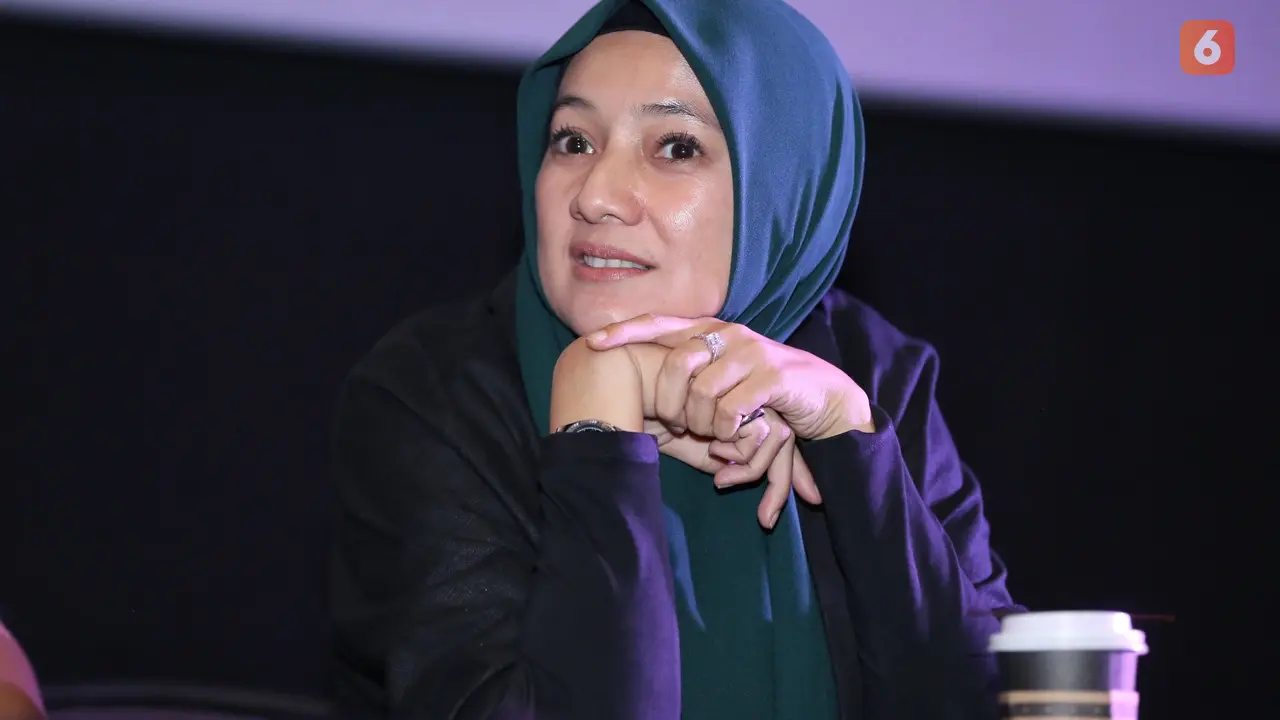 [Fimela] Cut Mini Berhijab
