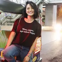 Ririn Ekawati juga cukup sering mengunggah kebersamaannya bersama anak-anaknya. Bukan hanya sering mengunggah foto dengan anak-anaknya, tapi ia juga sering mengunggah foto bersama para sahabatnya. (Liputan6.com/IG/ririnekawati)